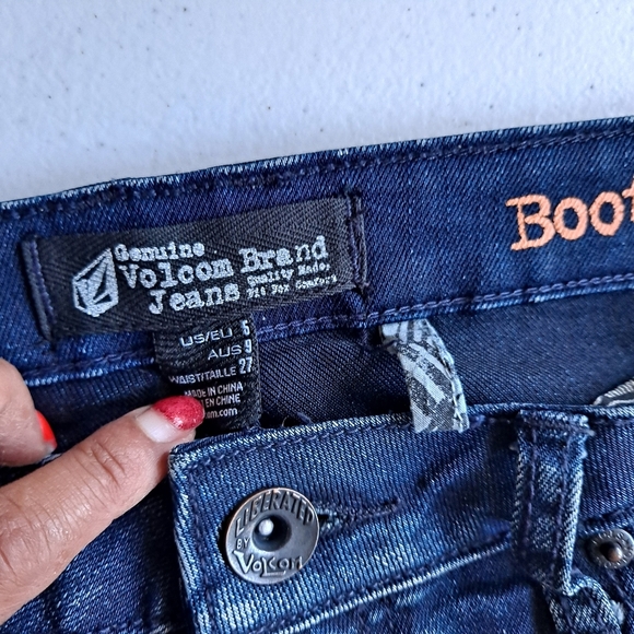 Boot Cut Volcom Jeans - Picture 6 of 8